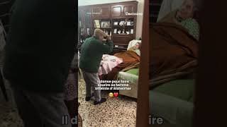 Il danse pour faire sourire sa femme atteinte d’Alzheimer 🥹❤️ #couple #alzheimer