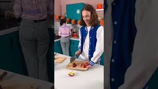 Qu'est-il arrivé à ses DOIGTS ? #shorts