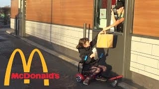 INCROYABLE • En HoverKart au Ciné et Mc Donald's Drive Seule PRANK ? - Studio Bubble Tea Wegoboard