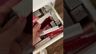 On mélange 9 rouges à lèvres pour en faire 1 seul! 😍