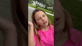 OMG 😂😂😂 Água no ouvido👂 #shorts #funny Toia e Ro