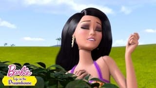 Français: Piscine en fête | @BarbieFrançais