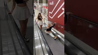 Can you do a split? 😈😏