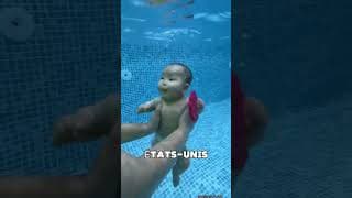 C´Est Comme Ça Qu´Ils Apprennent au Bébés À Nager 🏊🏻