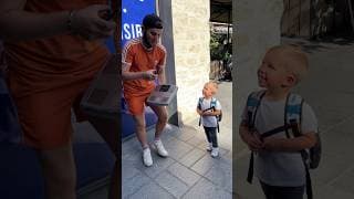 IL A DÉJÀ UNE AMOUREUSE 🥰🥺 #challenge #viral #reaction #pourtoi #mignon #shorts #gift #love