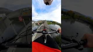 IS THAT THE CYCLE LINE ON THIS BRIDGE ?! - ANTONI VILLONI