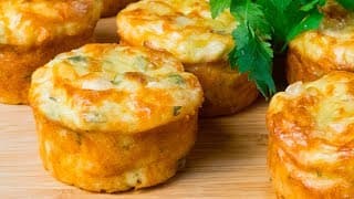 Muffins à la poitrine de poulet et au fromage pour l’apéritif, l’amuse-gueule : rapide et.