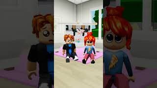 the bacons were watching me do the military dance😱🥓#robloxshorts #roblox