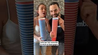 Celui qui fait remonter le verre en haut, gagne 😁 #couple funnyshorts #funnyvideo #humour