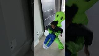 An Alien Has Sefari!!!