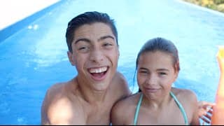 CAP OU PAS CAP PISCINE w/ Ma soeur