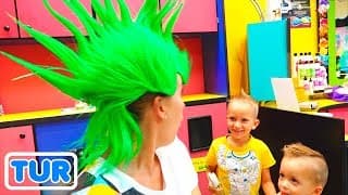 Vlad, Nikita ve Anne 脟ocuk Kuaf枚r Salonu'nda! 脟ocuklar i莽in yeni sa莽 modelleri