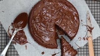 Gâteau au chocolat sans beurre et sans sucre : une tuerie !