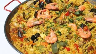 PAELLA au CHORIZO, au POULET et aux FRUITS DE MER - Cooking With Morgane