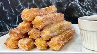 VOICI COMMENT FAIRE DES CHURROS À LA MAISON SANS MACHINE👩🏻‍🍳 Avec sauce chocolat 🍫 Deli Cuisine