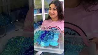 Mixing every cold glitters in slime