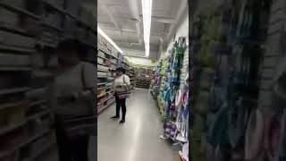 Rewarding a stranger who helps ! 🥺❤️ #shorts #kindness #positivity