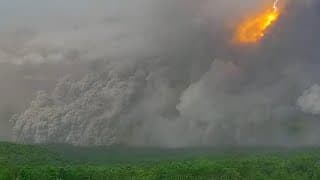 Eerie Sound from Approaching Pyroclastic Flow at Semeru Volcano (Nov 19, 2025)