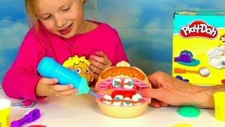 Play Doh Alicia joue au DENTISTE