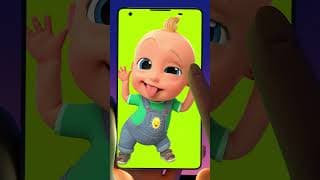 La Réaction Émouvante de Parents Devant les Photos d'Enfance de Leur Fils 🥹