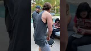 The blonde’s reaction tho 😲😏