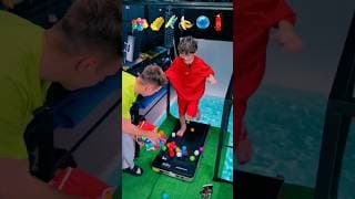 Не упади с беговой дорожки и получи $1000!