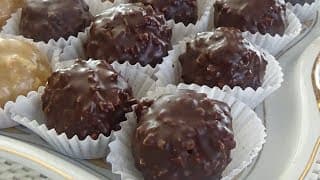 قاطو بنيون أو قاطو بيمو، حلوى بدون طهي /بدون فرن، يشبه فيريرو روشي