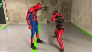 The Incredible Battle for Love / Super-Heroes PARODY