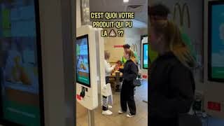 « SPRAY CACA » dans MCDONALD’S ! 🤣