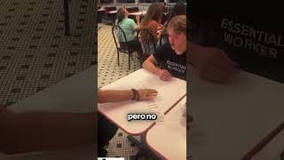 Camarero Divertido UNO Reverse 😂