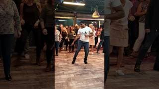 bailando Bachata solo #bailandobachata #solo #bachatadance #bachataflow #bachatavideo #bachata